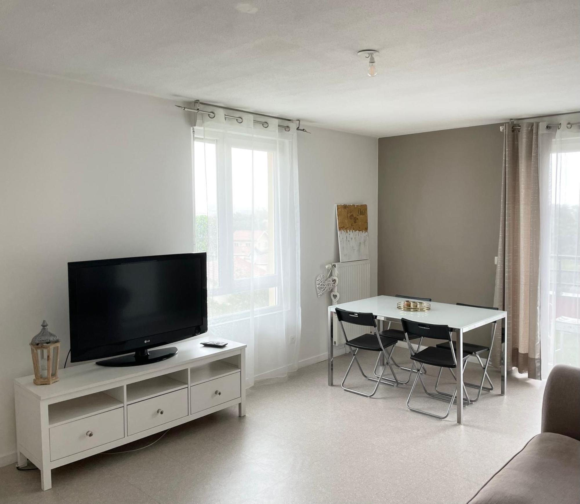 Grand T2 Spacieux Tres Calme Bron Exteriér fotografie
